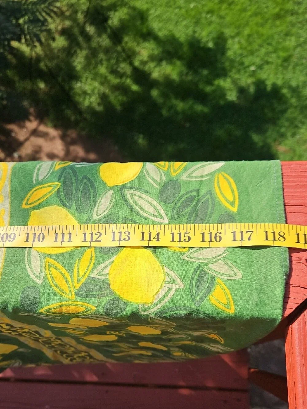 NEW Food Network Yellow Lemon Print on Green Tablecloth with Decorative Border